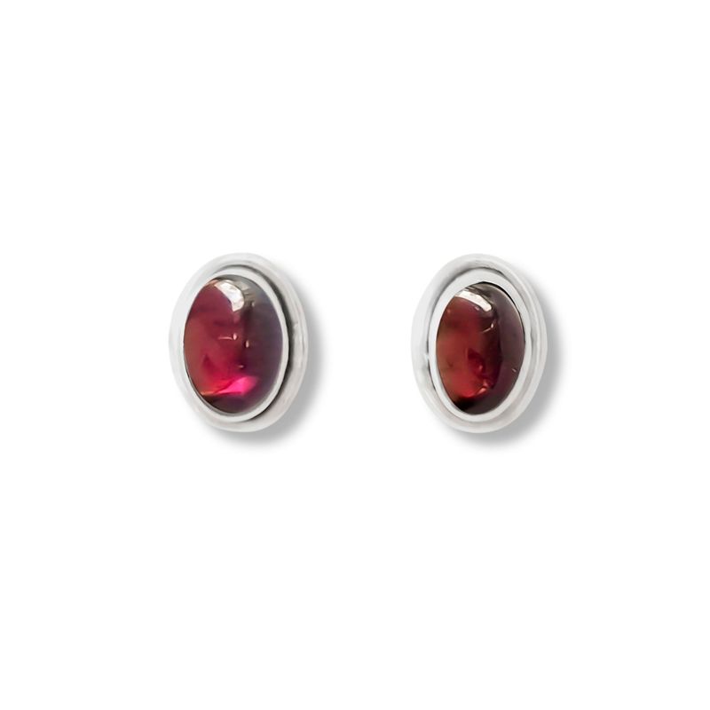 ANDREA COGGIOLA JOYAS - Aros Botón Óvalo Granate Plata Fina 925