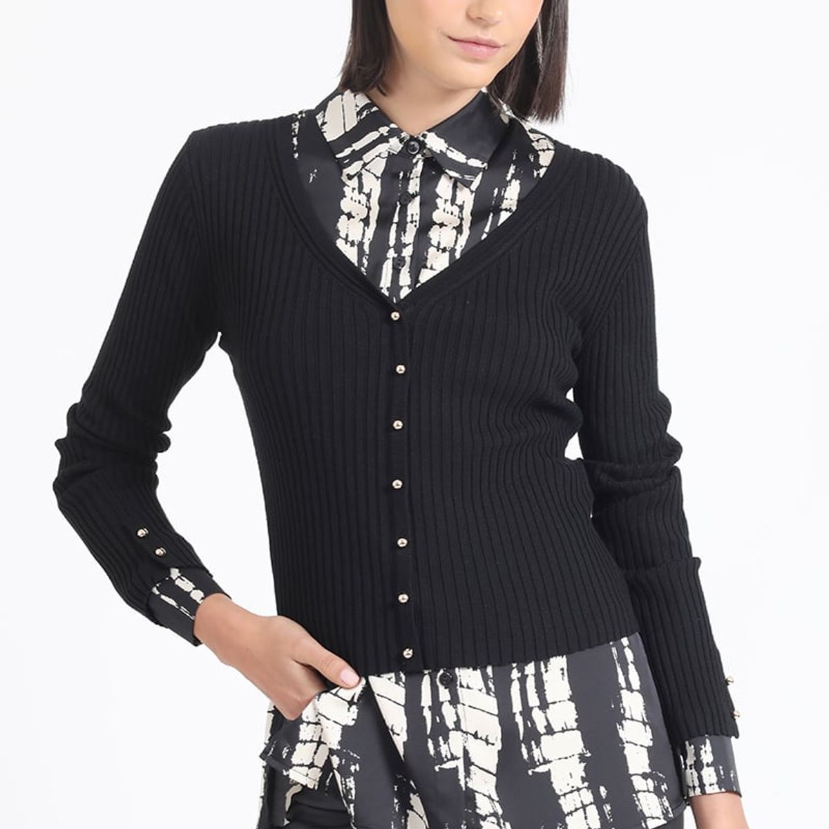 LIOLA - Cardigan Tejido Punto Boton Fantasia, Negro Liola