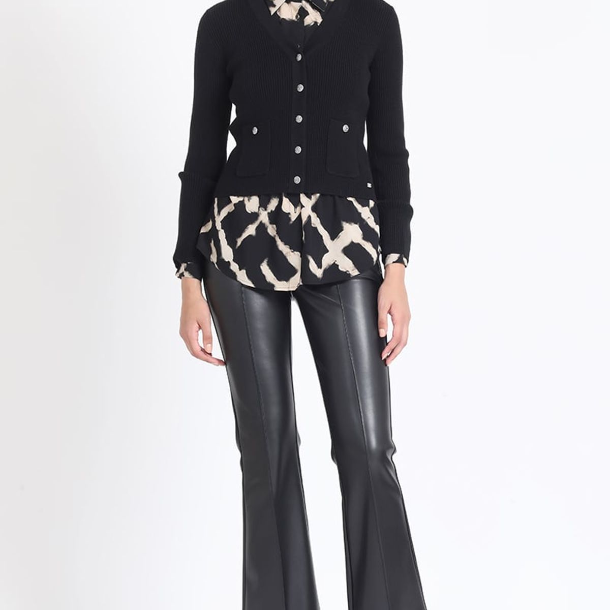 LIOLA - Cardigan Tejido Punto, Boton Joya, Negro Liola