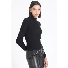 LIOLA - Sweater Tejido Punto Aplicacion Lentejuelas Negro