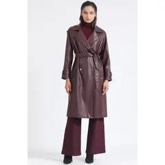 LIOLA - Trench Efecto Cuero Burdeo