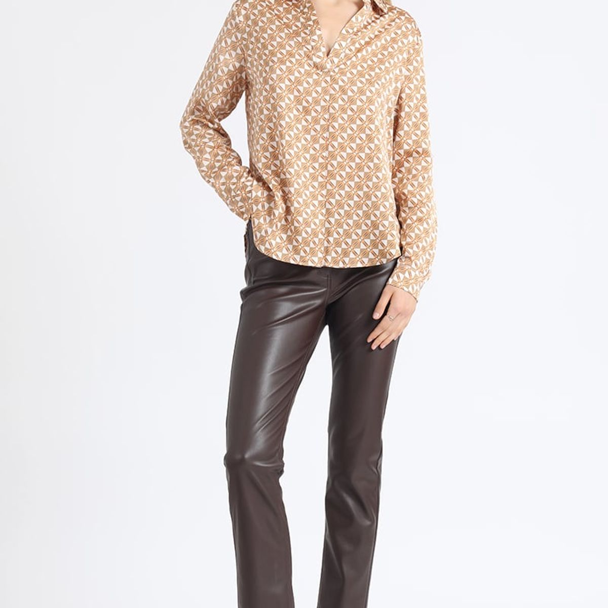 LIOLA - Blusa Satin Estampado Geo, Naranjo Liola