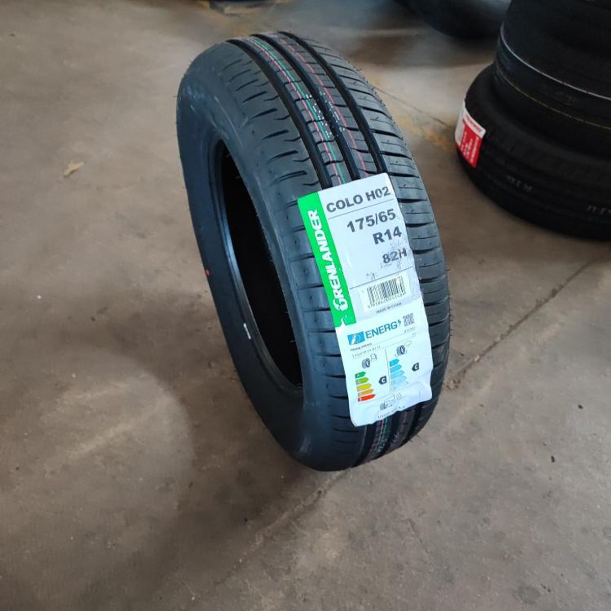 GENERICO - Neumatico 17565 R14 Grenlander Colo H02 82h