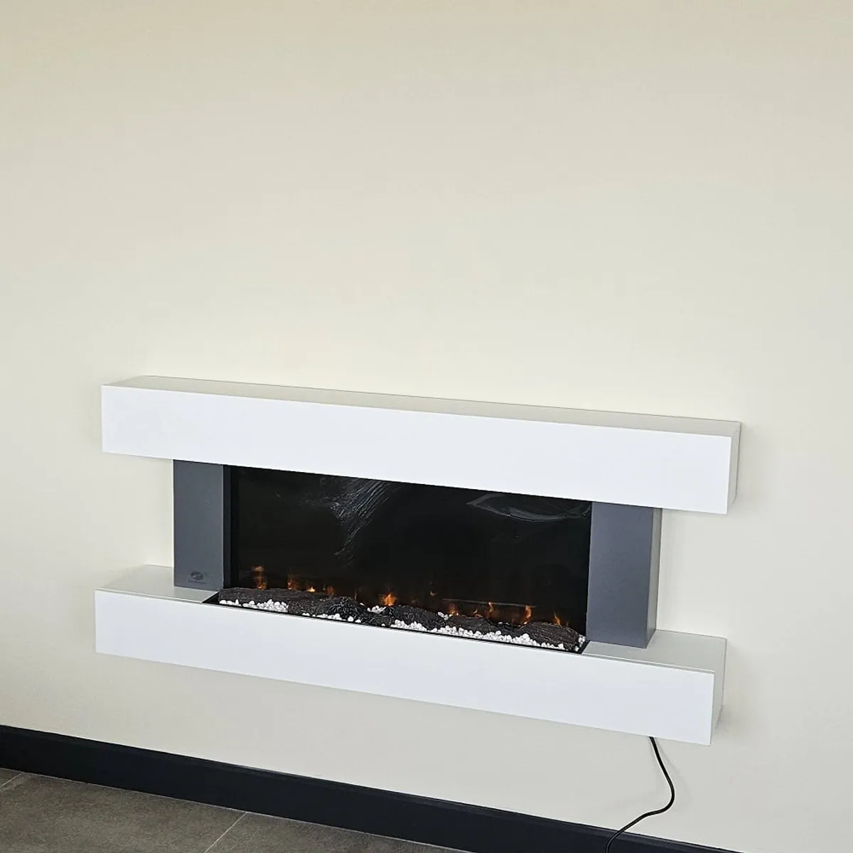 PABST - CHIMENEA ELÉCTRICA  WIFI MODELO ANTUCO 2000W