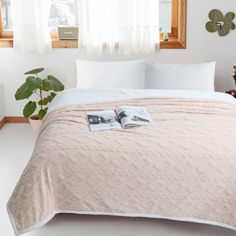 GENERICO - FRAZADA TEXTURIZADA UNICOLOR BEIGE 2 PLAZAS TF