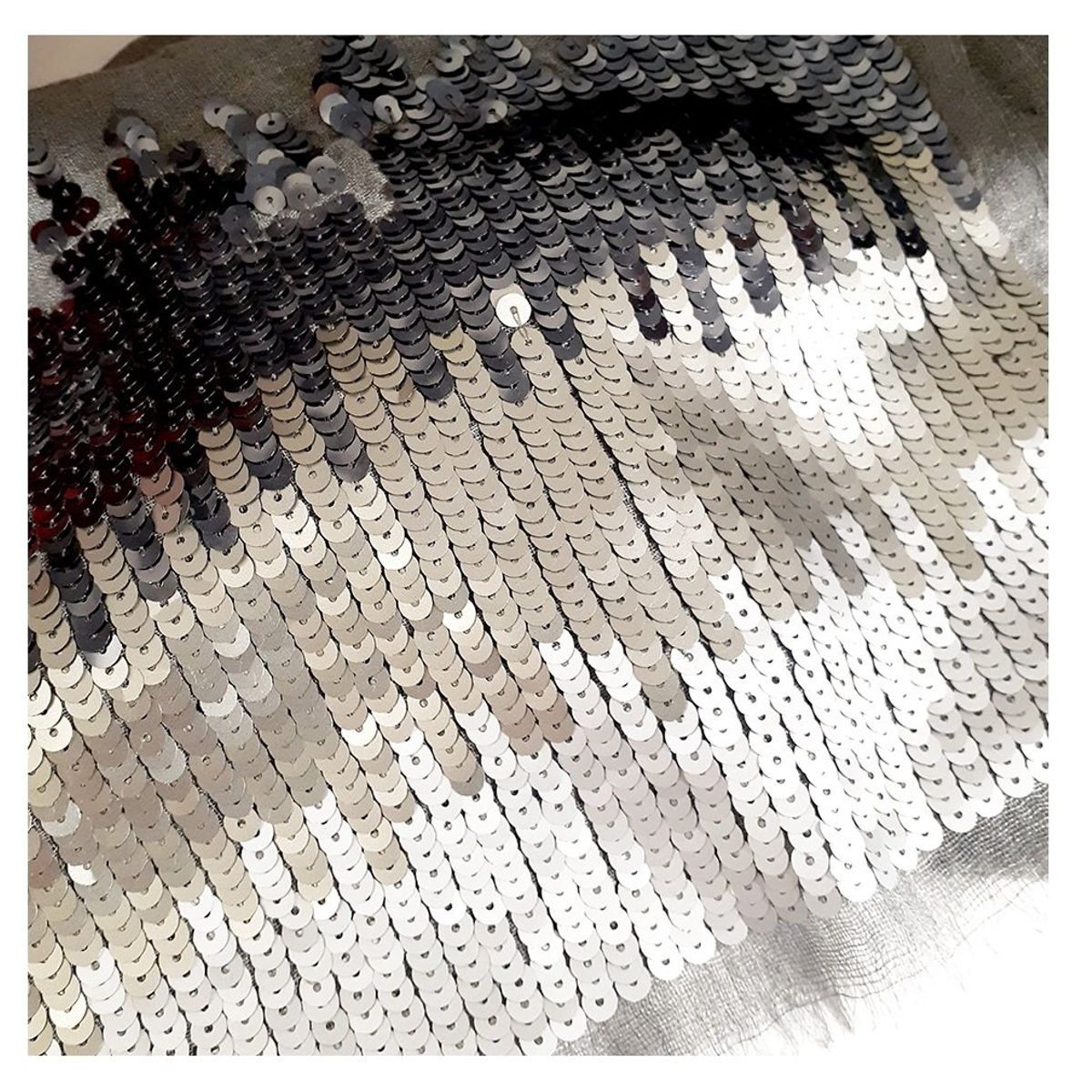 VANE COLLECTION - Pañoleta echarpe gris degradé 92% Lana 8% Seda bordada con lentejuelas