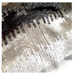 VANE COLLECTION - Pañoleta echarpe gris degradé 92% Lana 8% Seda bordada con lentejuelas