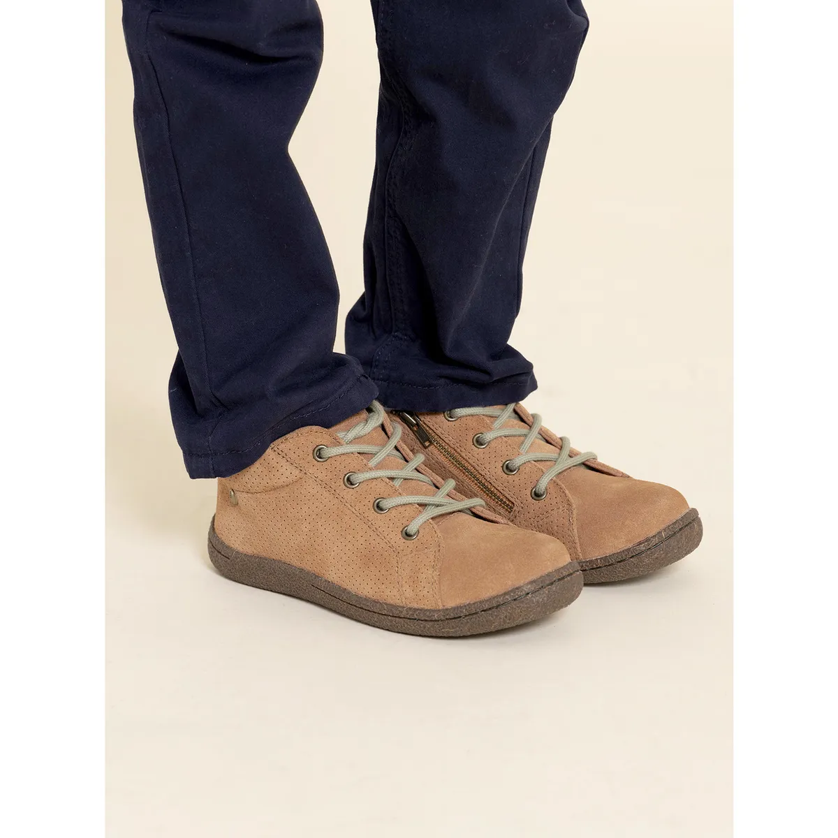 HUSH PUPPIES - Zapatilla Cuero Hervey Niño Café HUSH PUPPIES