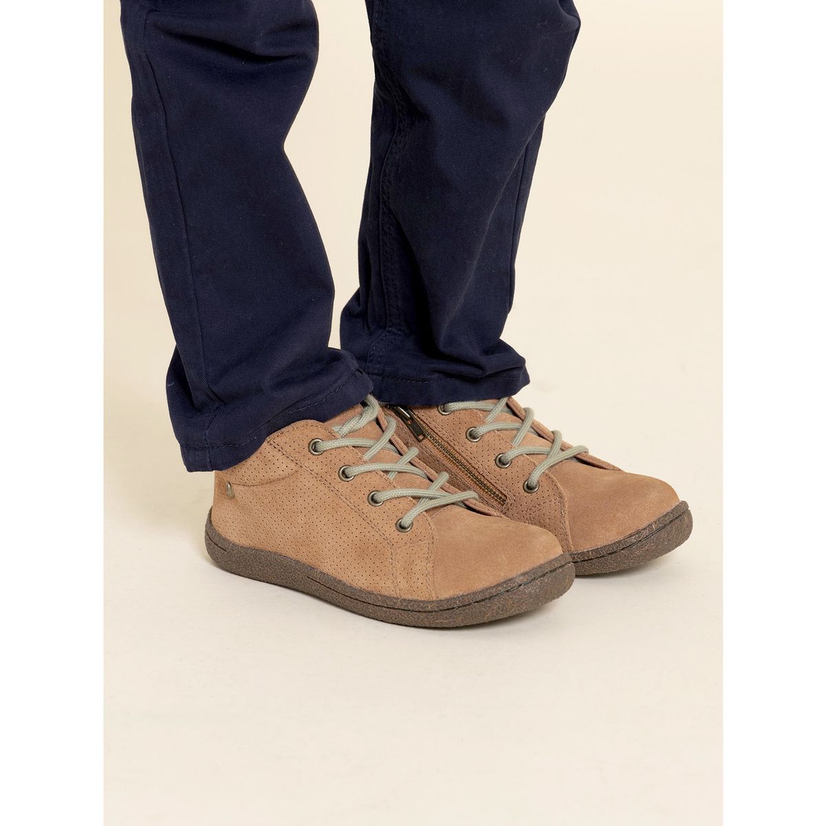 HUSH PUPPIES - Zapatilla Cuero Hervey Niño Café HUSH PUPPIES