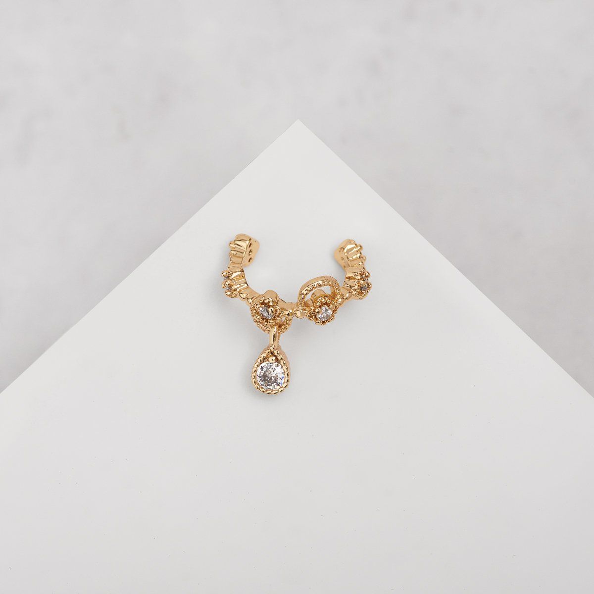 BY LAS CAYETANAS - Aros cuff JUNO bañado en Oro 18k