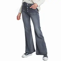 ME QUIERE MUCHO POQUITO NADA - Jeans Flare Marengo con Broches - Influencers - MQM
