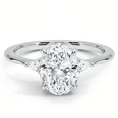BOOMZAIR - ANILLO DE COMPROMISO CON MOISSANITA OVAL Y PLATA RODINADA