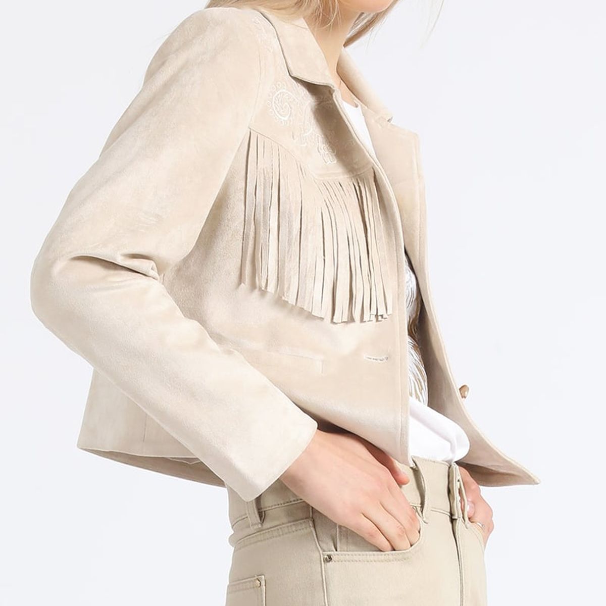 LIOLA - Chaqueta Cropped Efecto Gamuza, Flecos, Beige Liola