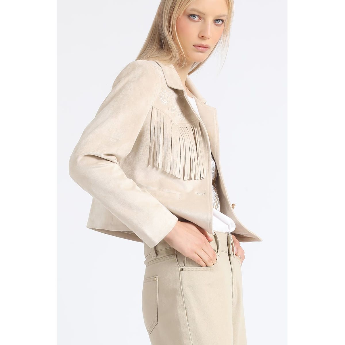 LIOLA - Chaqueta Cropped Efecto Gamuza, Flecos, Beige Liola