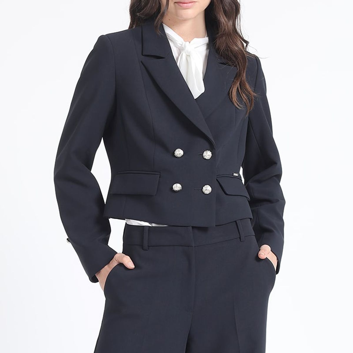 LIOLA - Chaqueta Crop Cruzada, Negro Liola