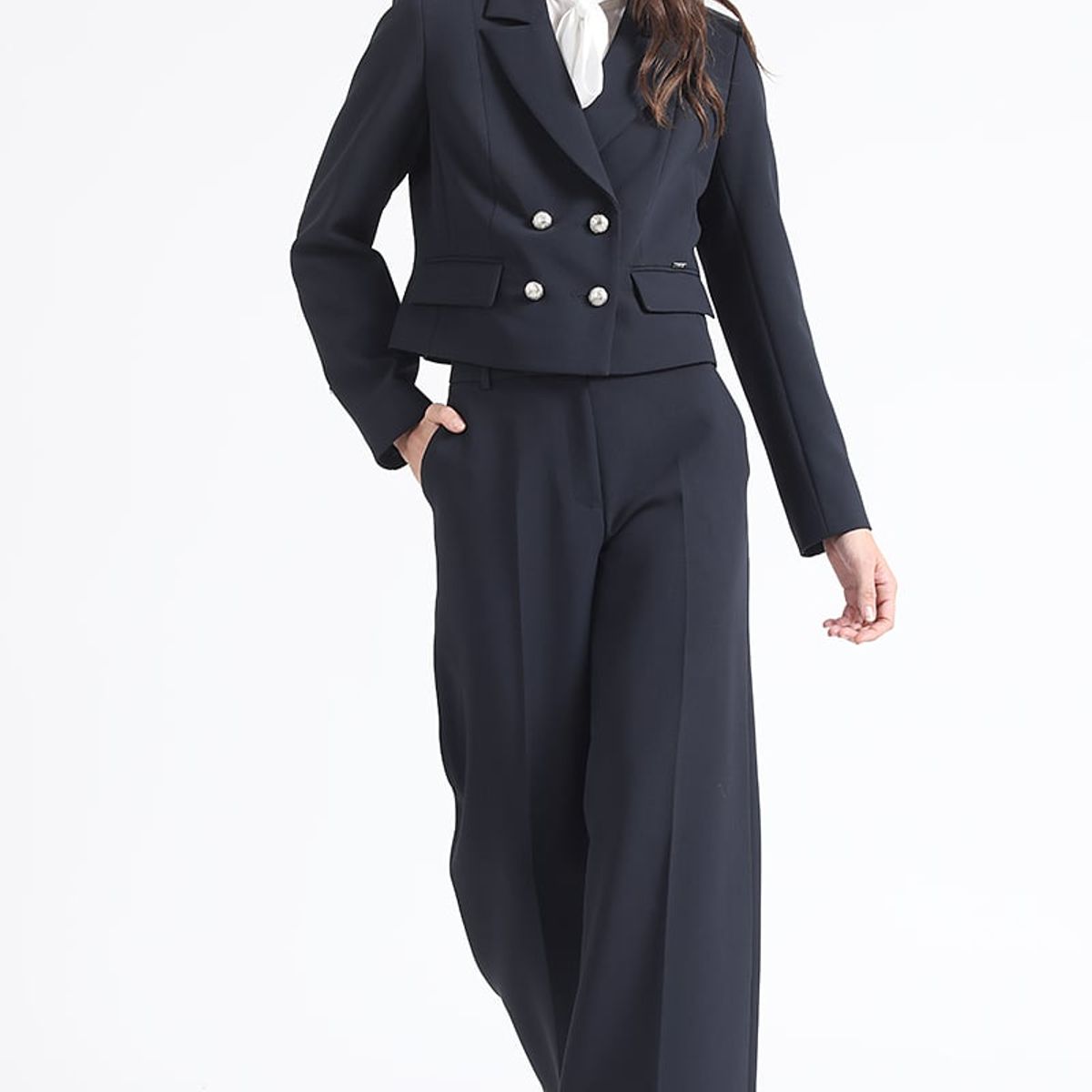 LIOLA - Chaqueta Crop Cruzada, Negro Liola