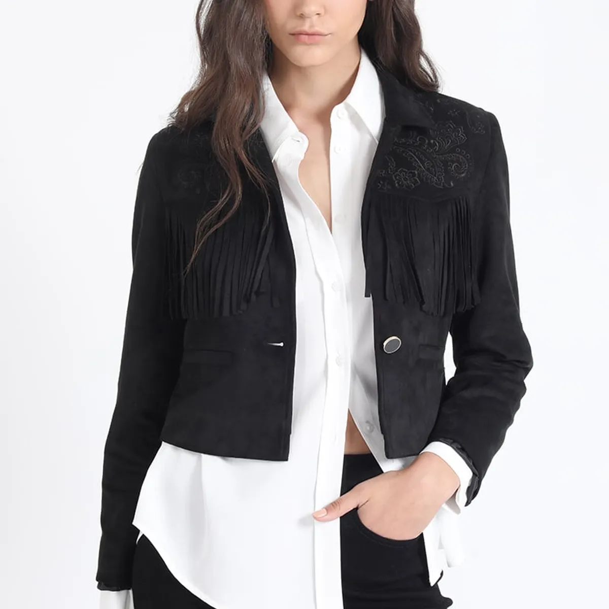 LIOLA - Chaqueta Cropped Efecto Gamuza, Flecos, Negro Liola