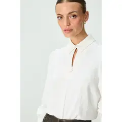 IO - Blusa Formal Lisa Crudo