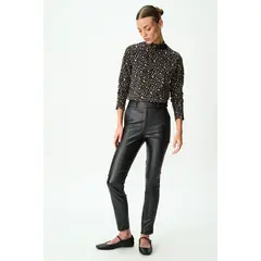 IO - Calza Casual Lisa Negro