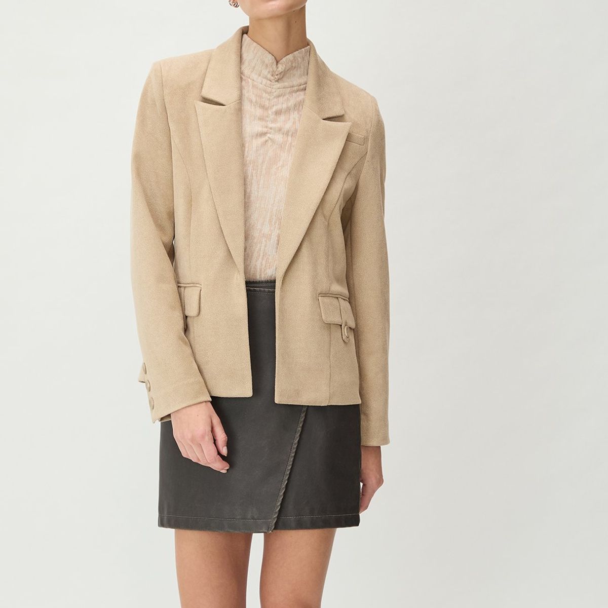 IO - Blazer Beige Mujer Io