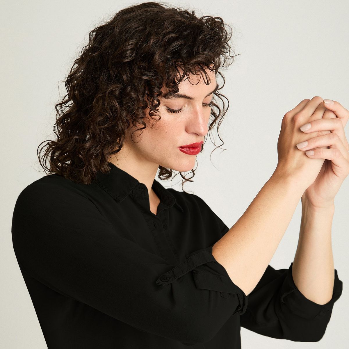 CURVI - Blusa Lyocel Color Negro