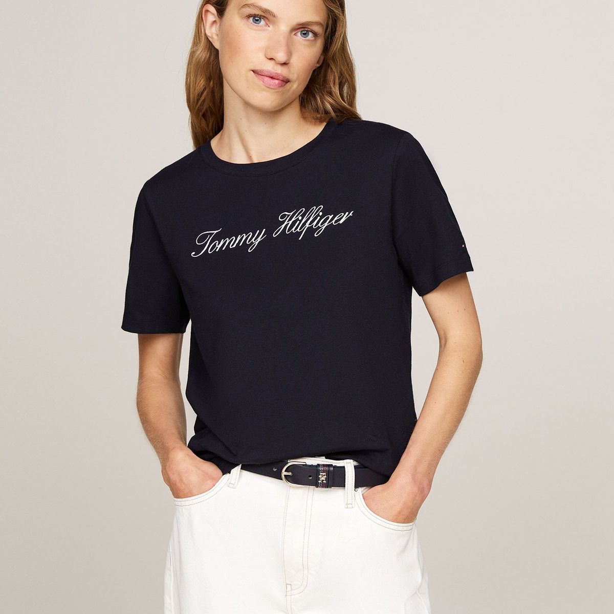 TOMMY HILFIGER - Polera Con Logo Script Regular Fit Azul Tommy Hilfiger
