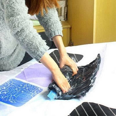 Imagen 2 del producto Pack de 4 Bolsas Compresoras para Ropa – Ahorra Espacio y Protege