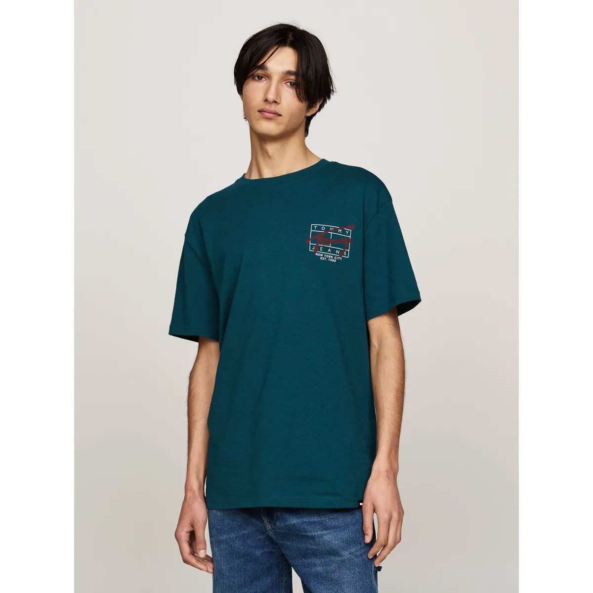 TOMMY HILFIGER - Polera Con Logo Estilo Grafiti Regular Fit Verde Tommy Hilfiger