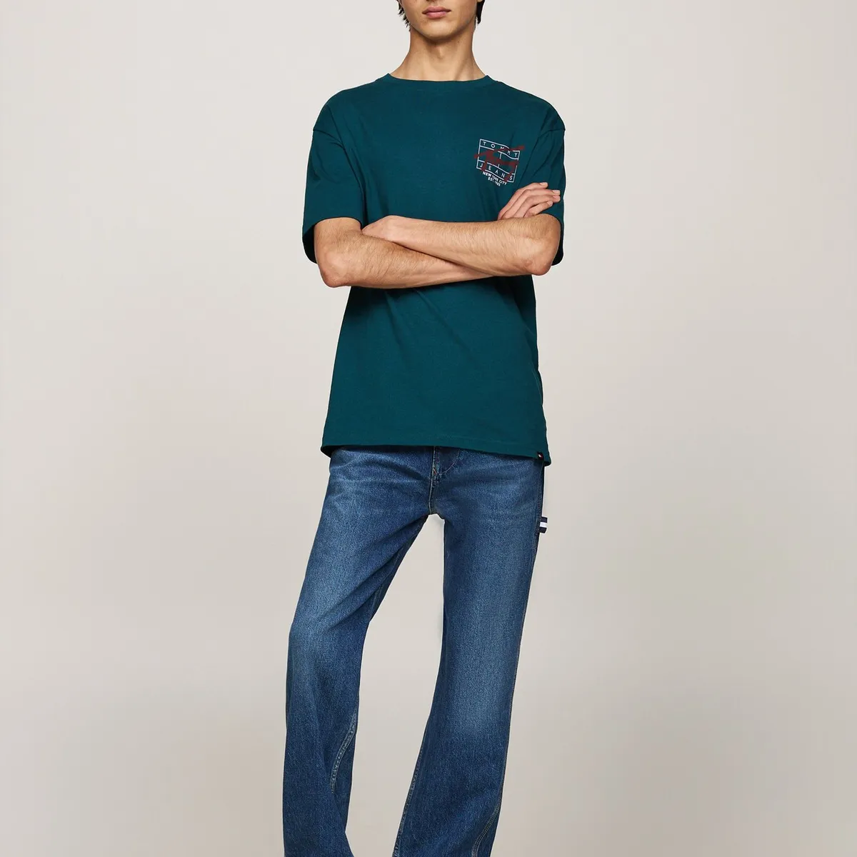 TOMMY HILFIGER - Polera Con Logo Estilo Grafiti Regular Fit Verde Tommy Hilfiger