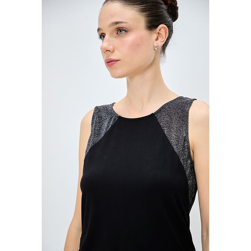 IO - Polera Manga Corta Negro Mujer Io