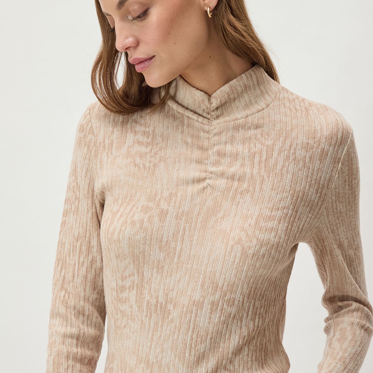 IO - Polera Manga Larga Avellana Mujer Io