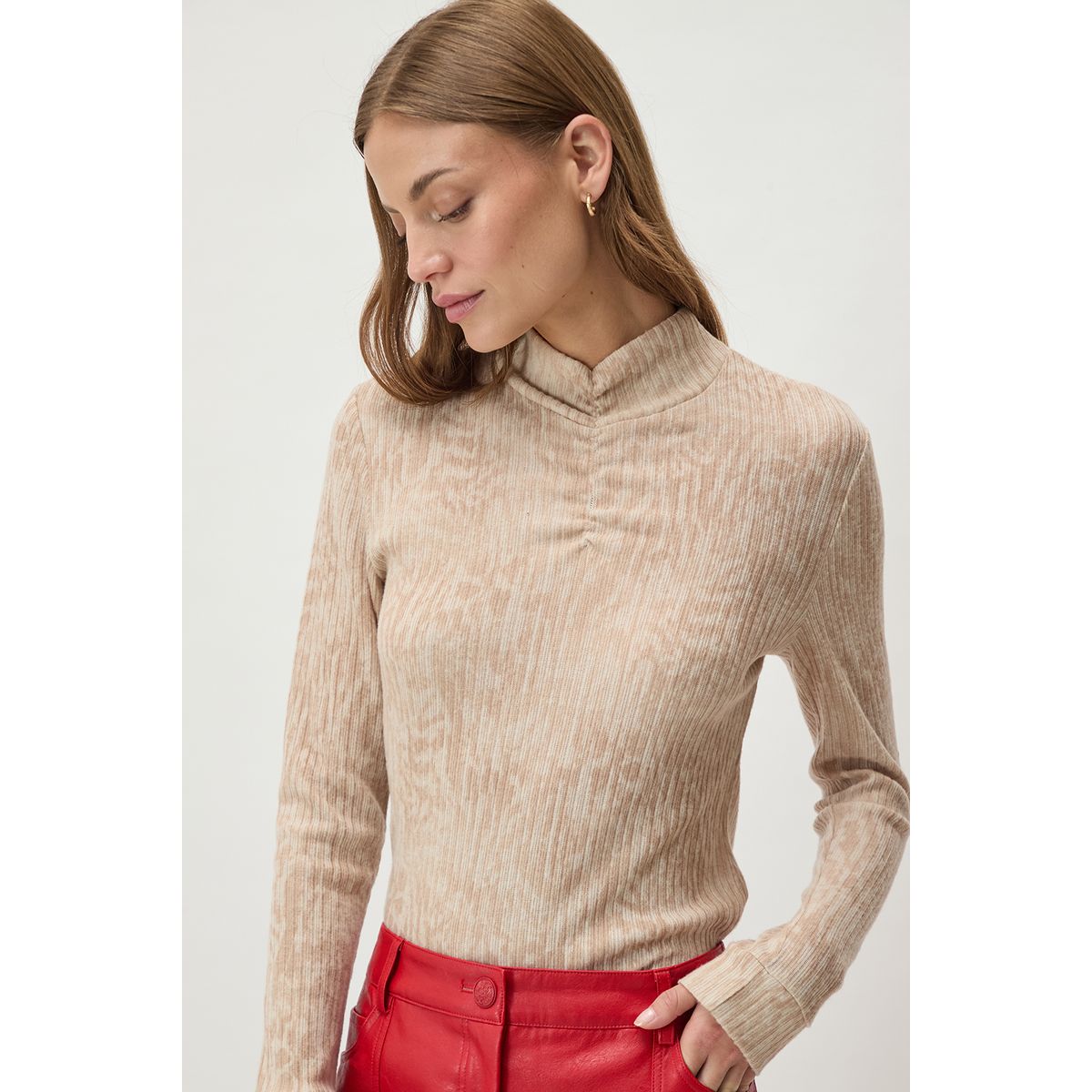 IO - Polera Manga Larga Avellana Mujer Io