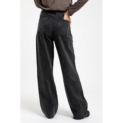 Imagen 2 del producto Pantalón jeans pinzas mujer