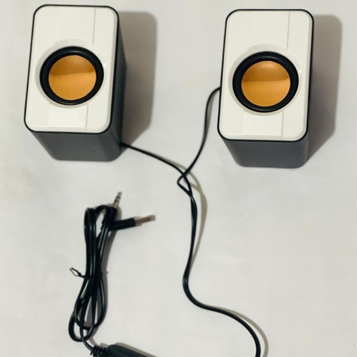 GENERICO - MINI ALTAVOZ 20 USB FT-10A NEGRO Y BLNCO