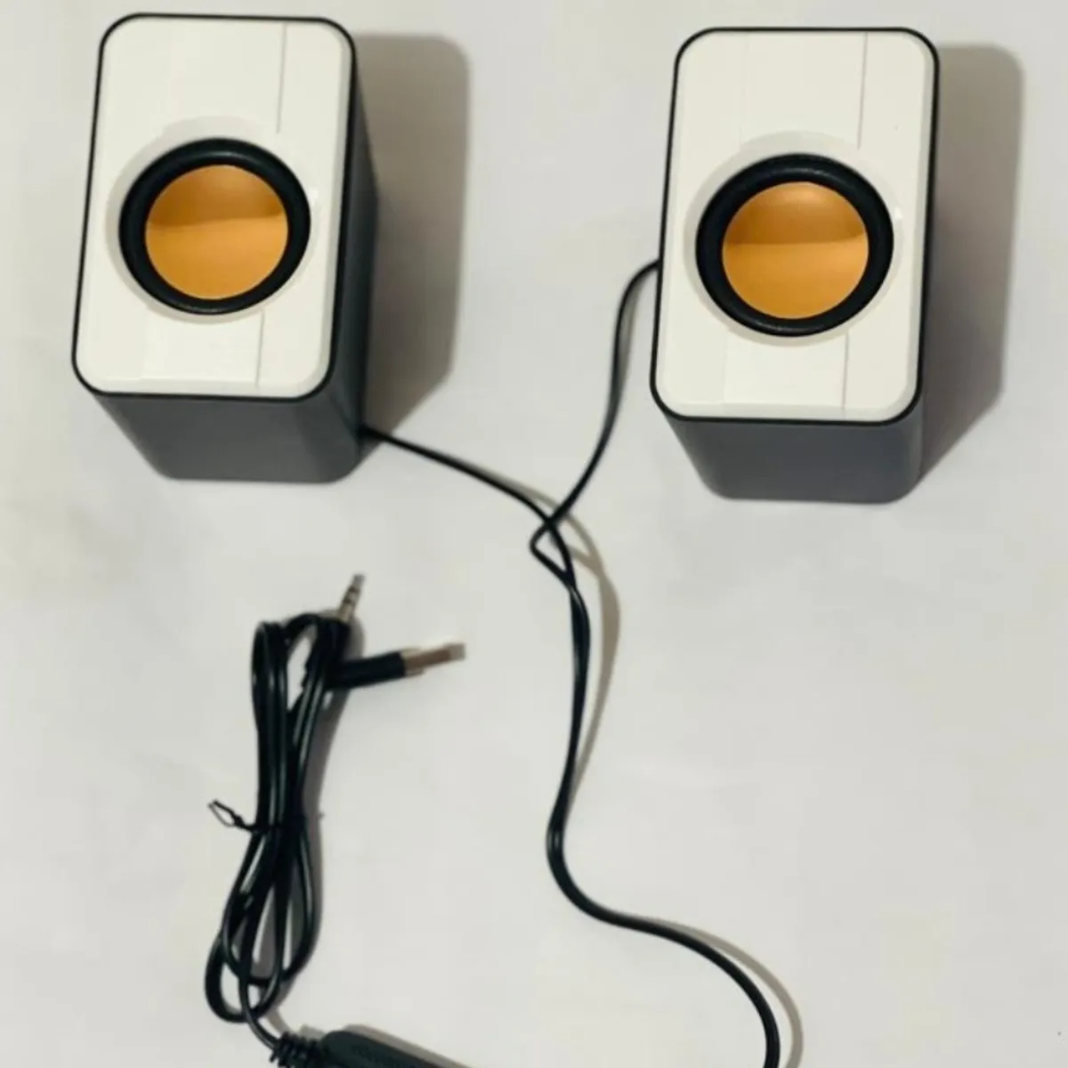 GENERICO - MINI ALTAVOZ 20 USB FT-10A NEGRO Y BLNCO