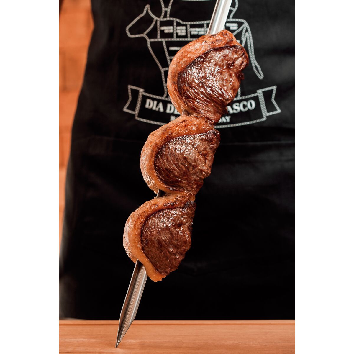 TRAMONTINA - Pincho Asado con Lámina de Acero 1.8 cm y Mango de Madera Largo Tatal 75 cm