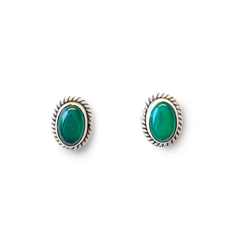ANDREA COGGIOLA JOYAS - Aros Botón Óvalo Trenzado Ónix Verde Plata Fina 925
