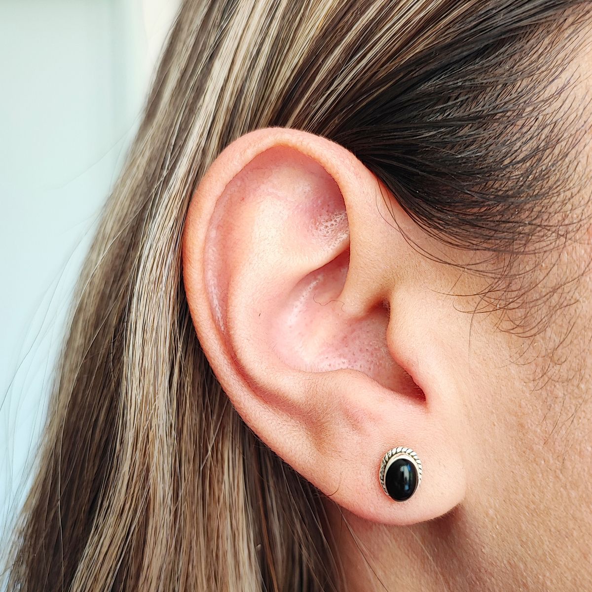COGGIOLA - Aros Botón Óvalo Trenzado Ónix Plata Fina 925