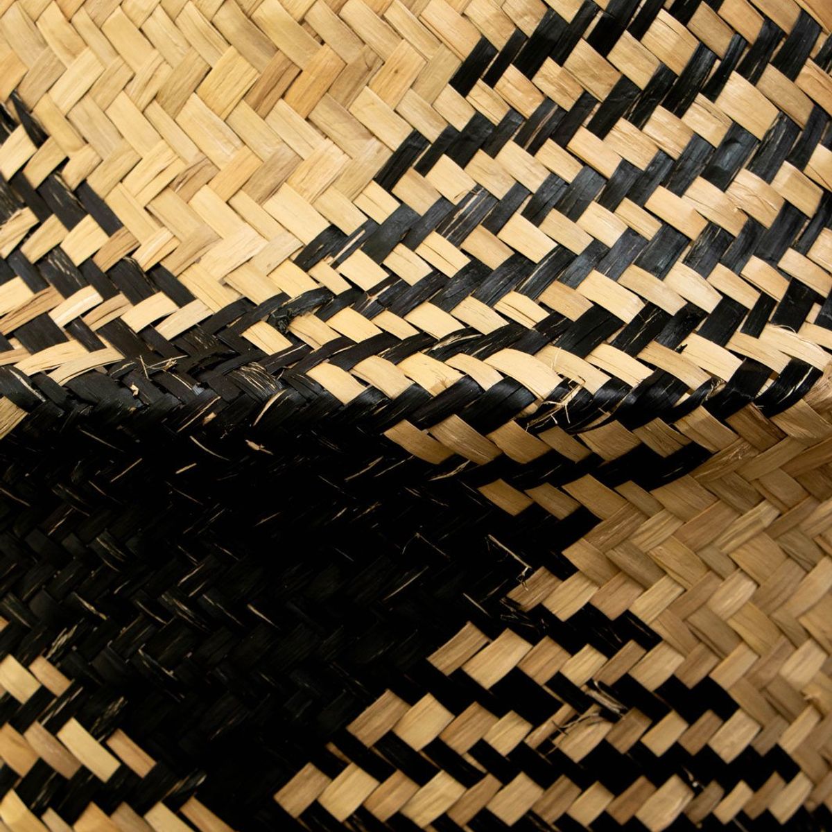 PLANT ME - CANASTO DECORATIVO DE FIBRA NATURAL L KENIA NEGRO