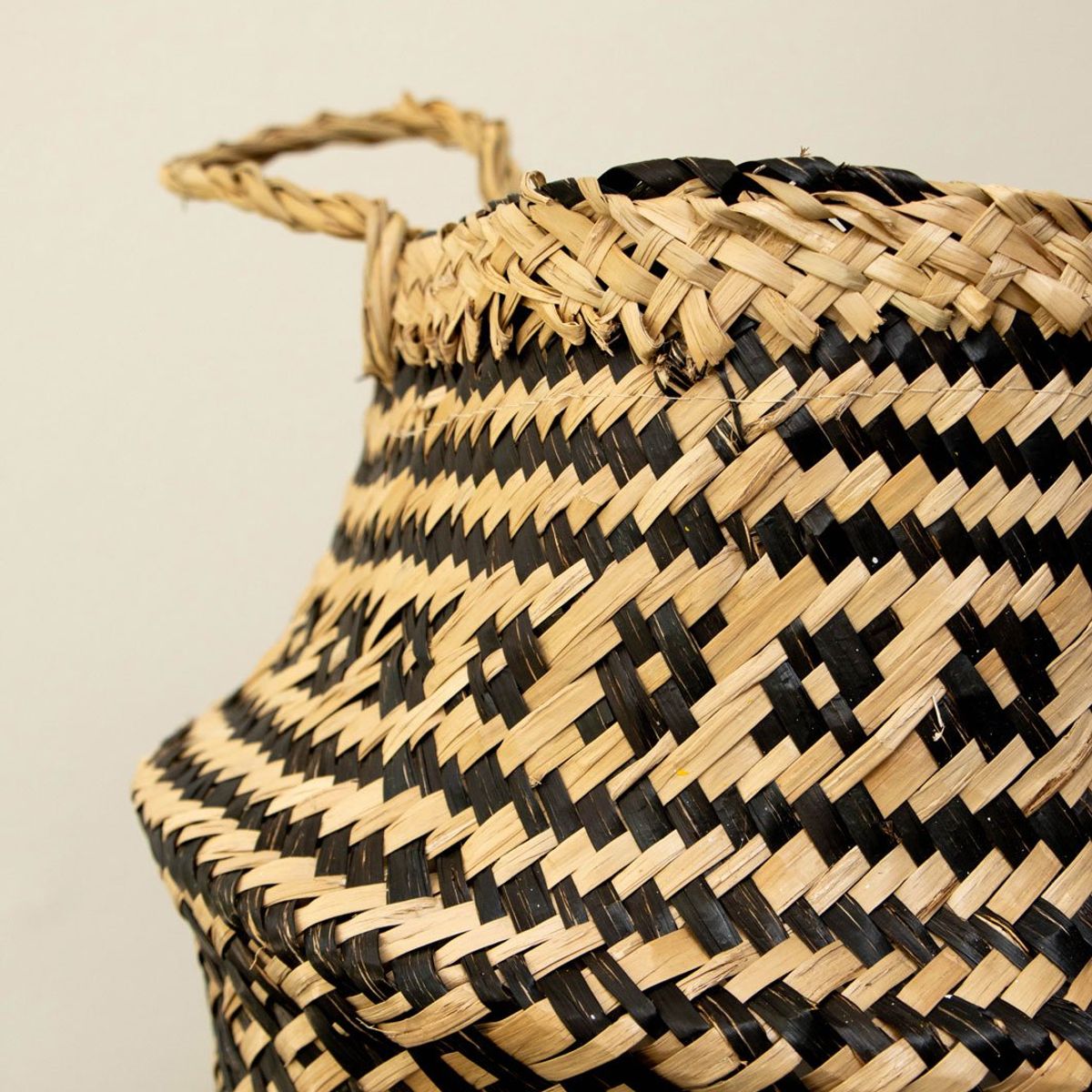 PLANT ME - CANASTO DECORATIVO DE FIBRA NATURAL L SANTORINI NEGRO