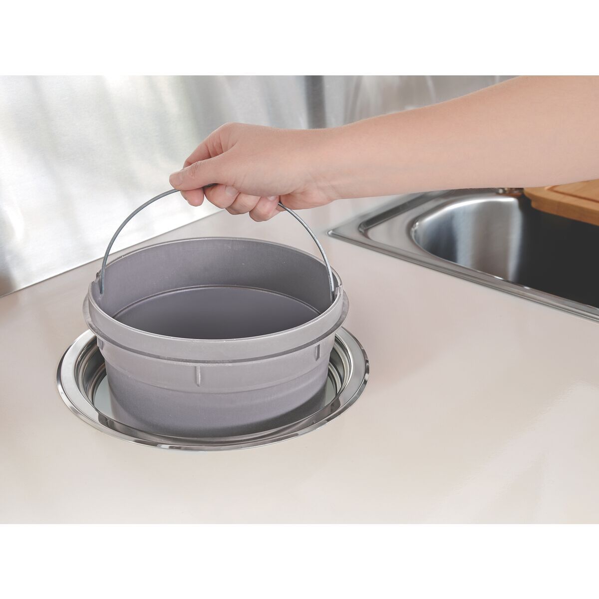 TRAMONTINA - Basurero de empotrar Tramontina de acero inoxidable con balde plástico de 8 l