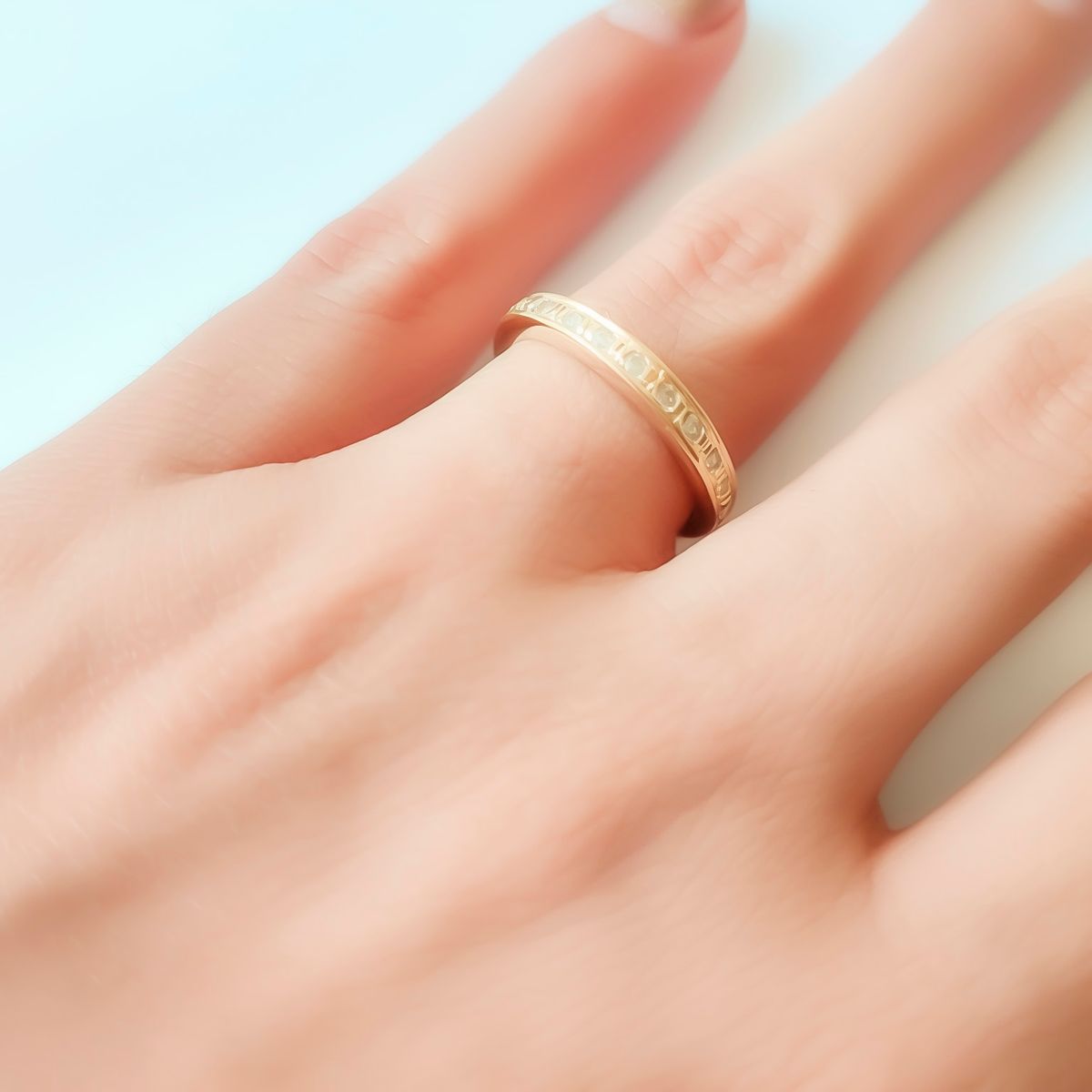 COGGIOLA - Anillo Medio Cintillo Circón Enchapado Oro 18K