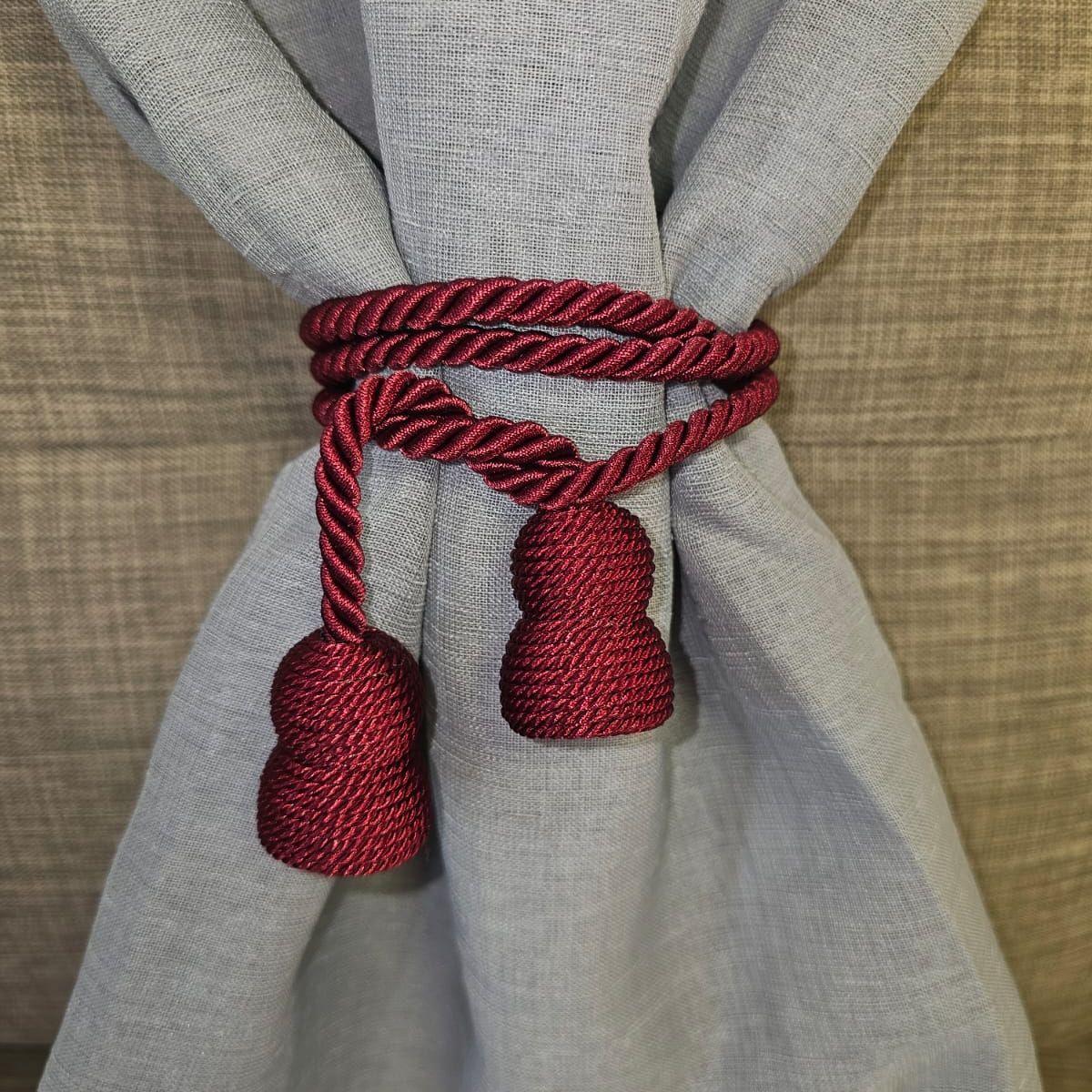 GENERICO - Sujetador para cortinas - Accesorios Pompon Burdeo 1 Unidad