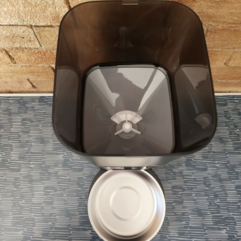 GENERICO - Dispensador Automático Alimento WIFI 6L Negro