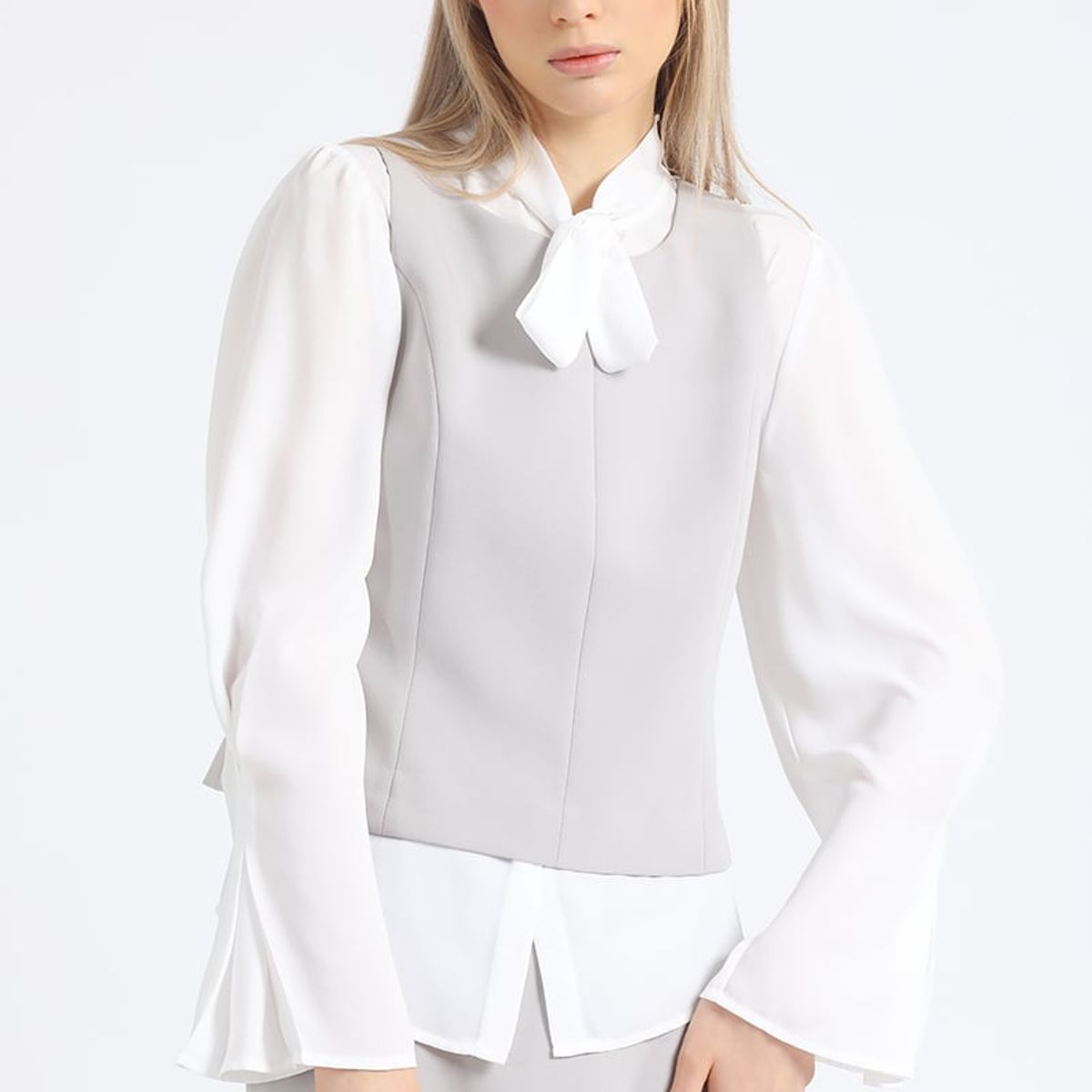 LIOLA - Top Entallado, Gris Liola