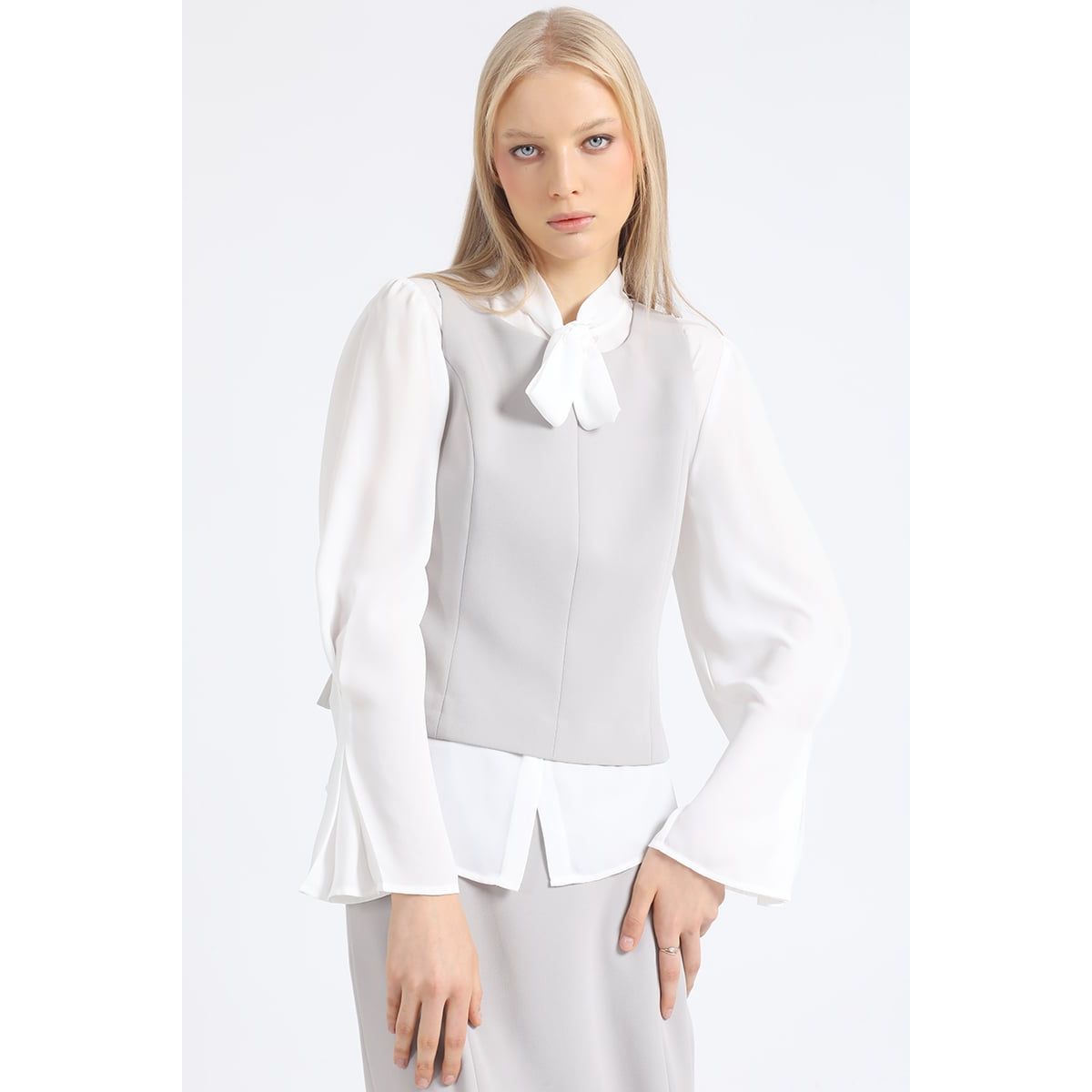 LIOLA - Top Entallado, Gris Liola