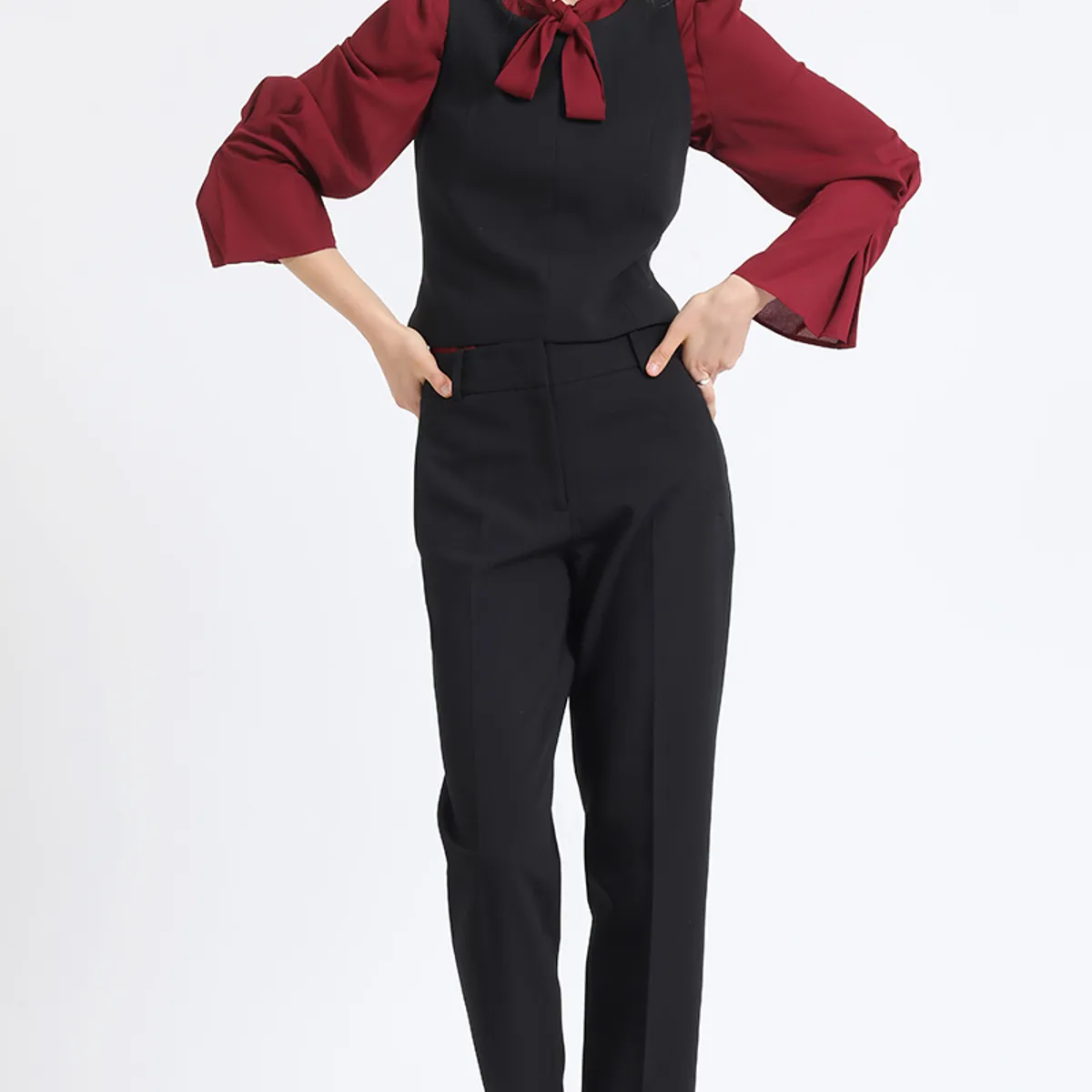 LIOLA - Top Entallado, Negro Liola