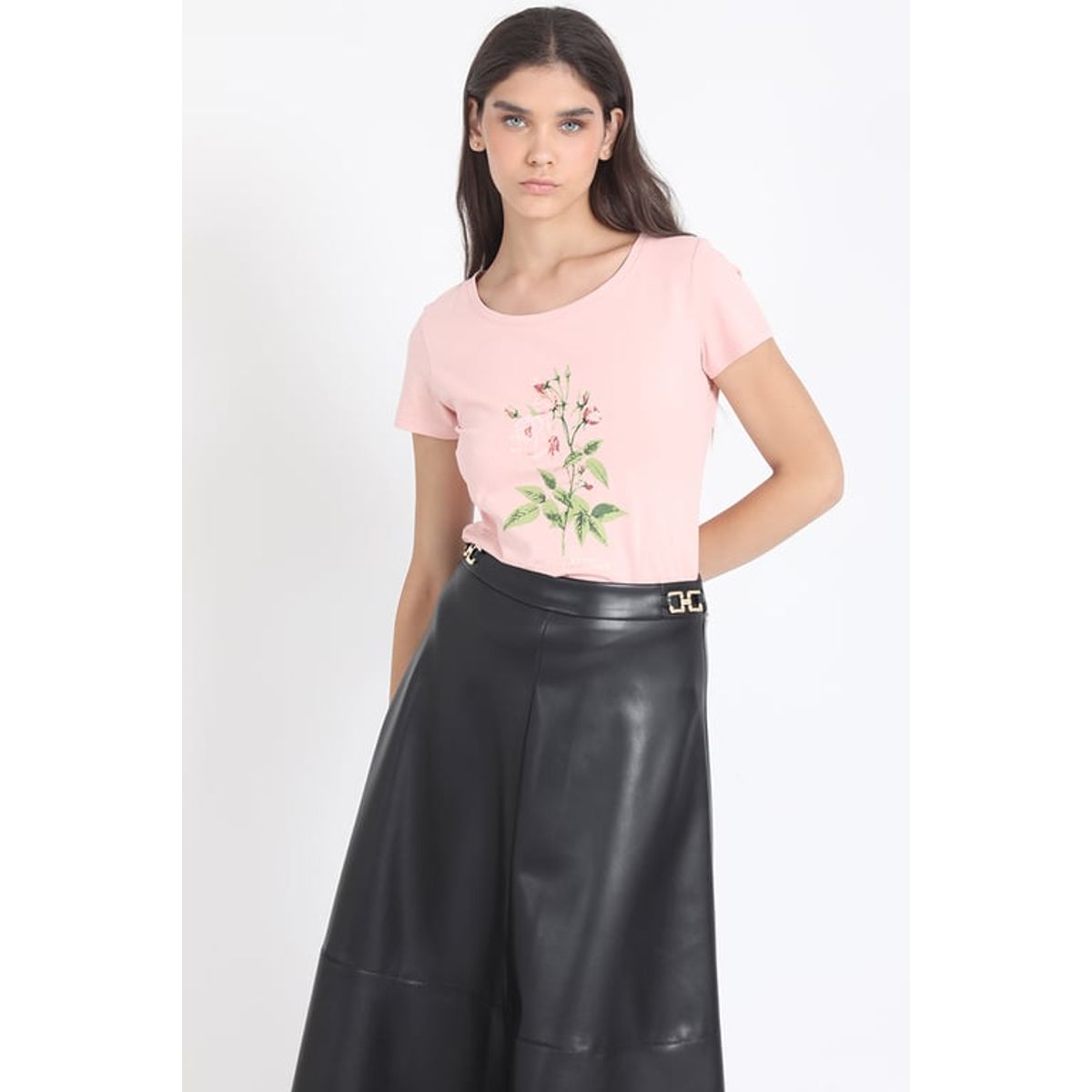 LIOLA - Polera Basica Con Estampado Rosas, Rosa Liola