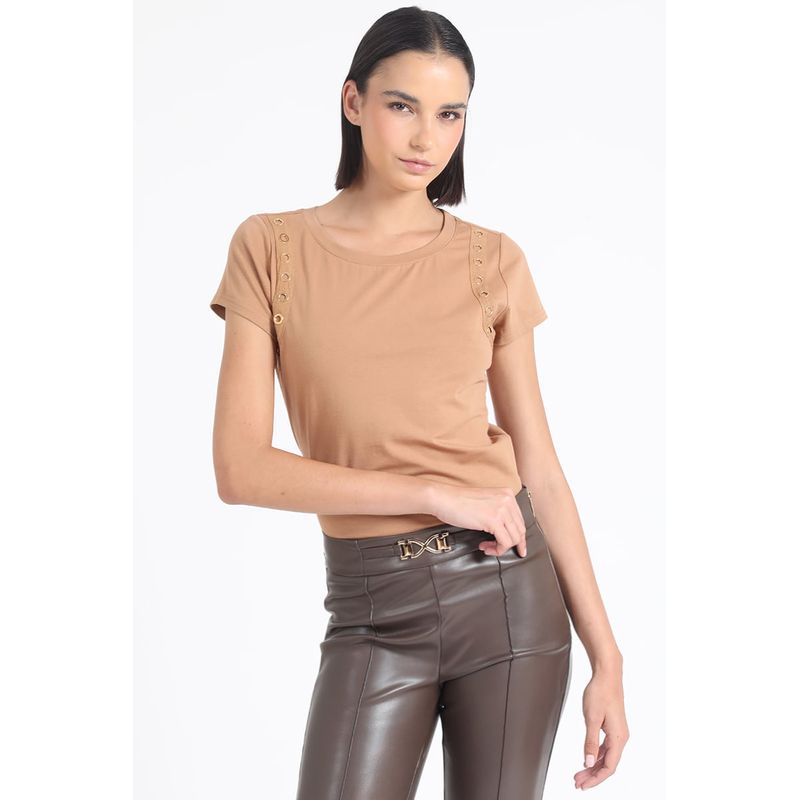 LIOLA - Polera Aplicación Ojetillos Camel Liola