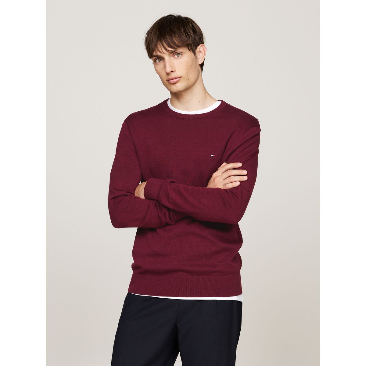 TOMMY HILFIGER - Sweater Básico Signature C-Neck Burdeo Tommy Hilfiger